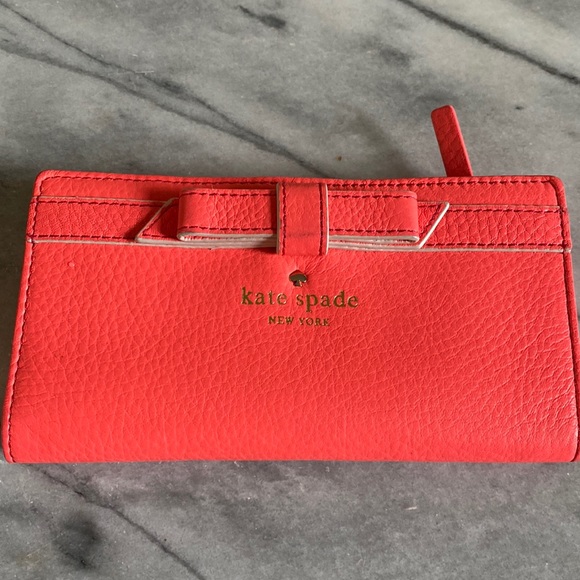 Kate Spade bifold wallet - Picture 1 of 6